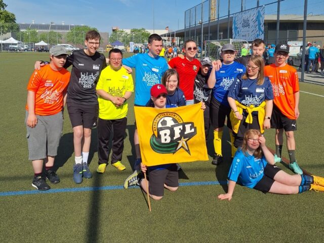 Gemeinsam stark – Die Bananenflanke beim inklusiven Fußballtag der Allianz in Stuttgart